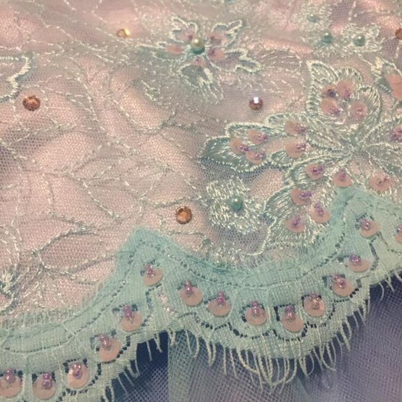 Le Gala by Mon Cheri Light Blue / Lavender Lacy Mermaid Formal Prom Dress Size 2 - Picture 2 of 3